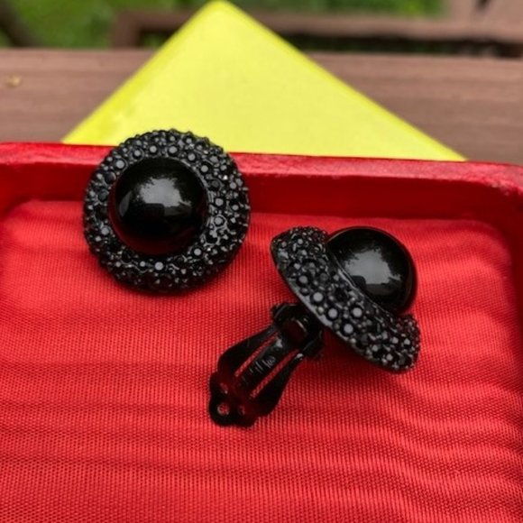 VTG ST. JOHN Round Black Rhinestone Button Stone EARRINGS - Picture 4 of 9